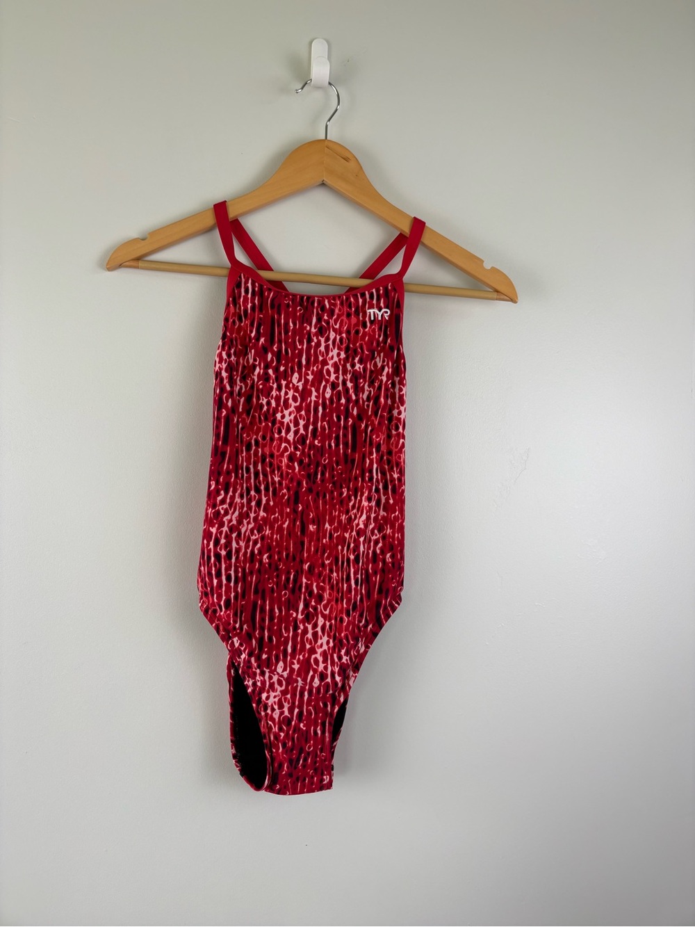 Tyr Durafast Lite Diamondfit One Piece Swimsuit Atolla Women's Size 30 Red